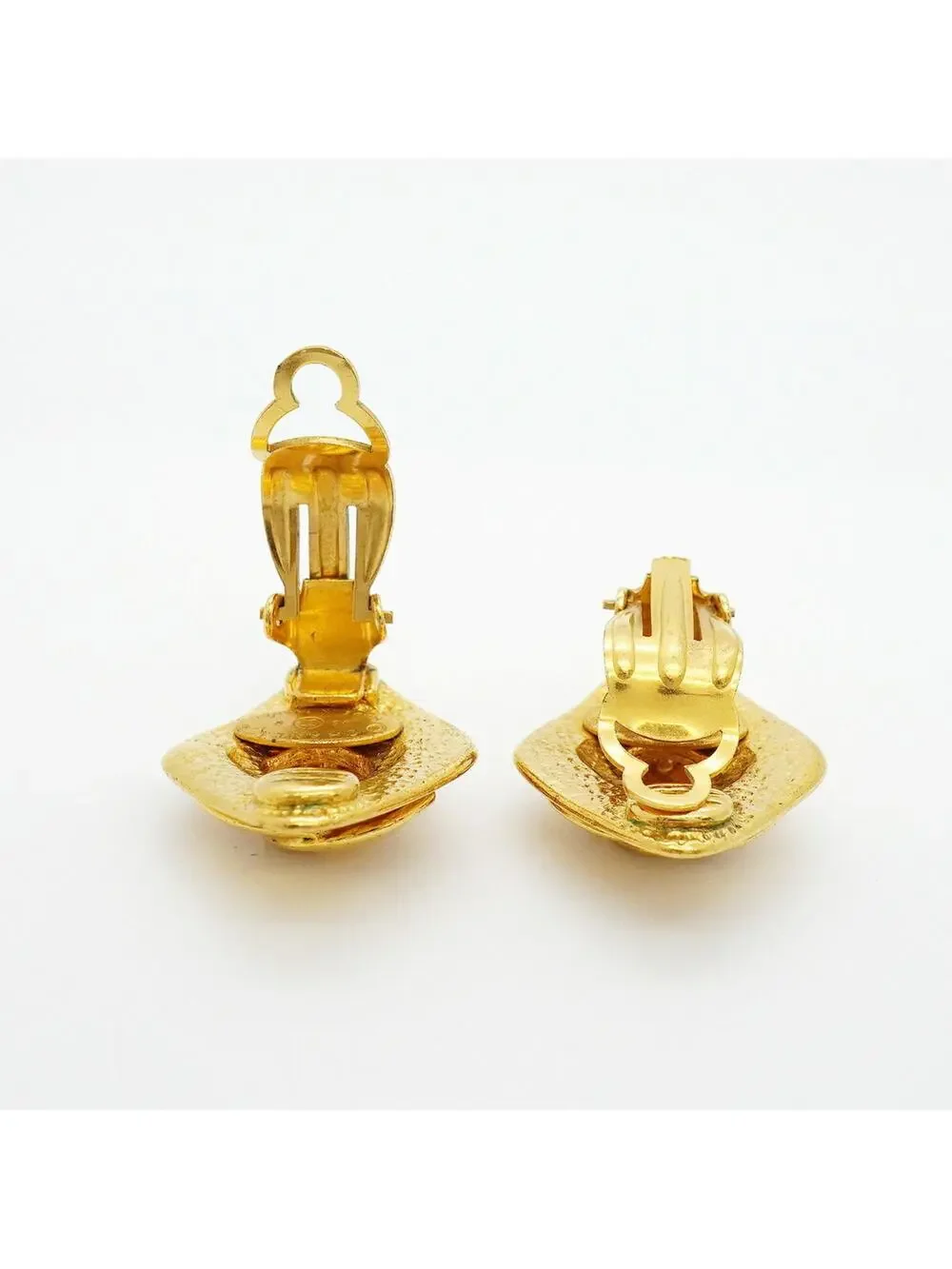 Chanel Cc Logo Clip-On Earrings Metal #357889C62B